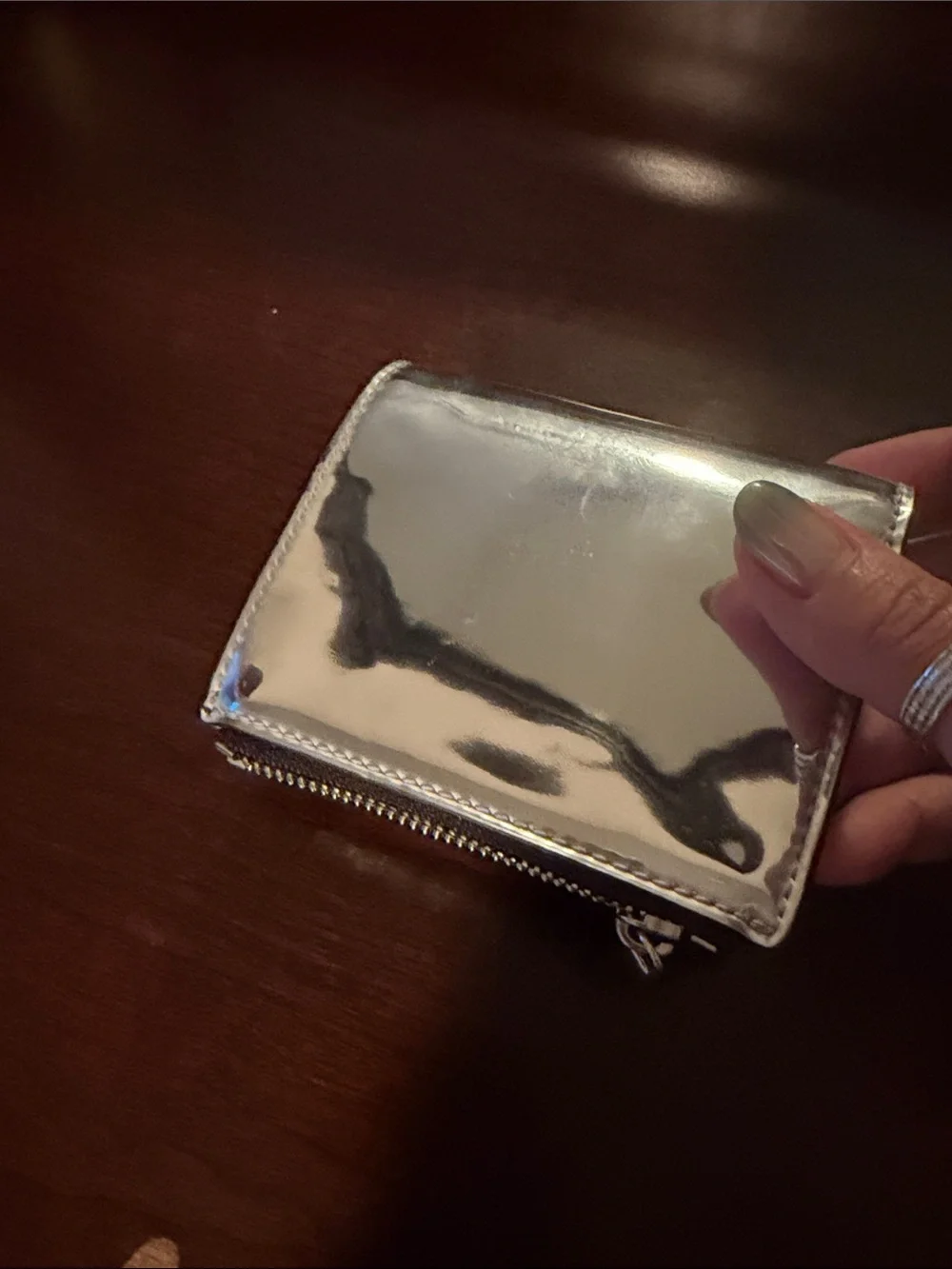Tory Burch Reflective Metallic Card Case in Silver